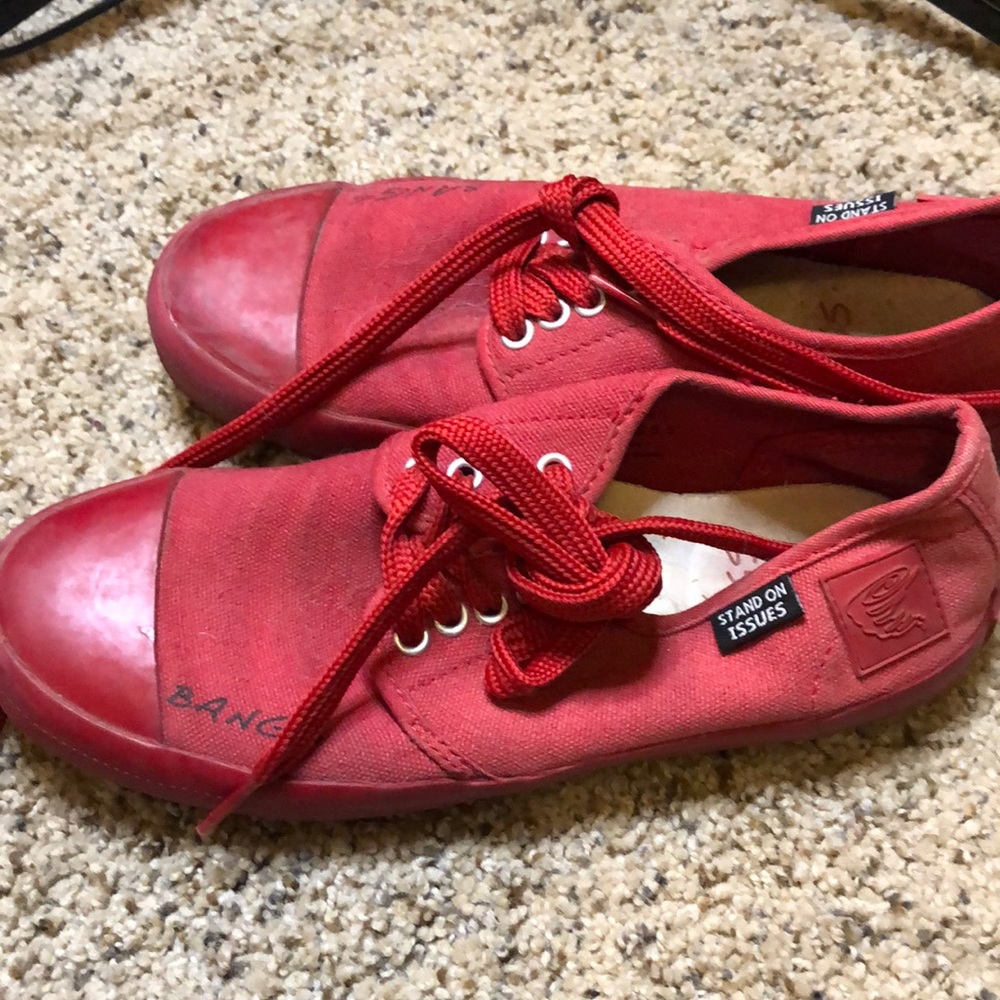 Red Bangs Shoes - Picture 2 of 4